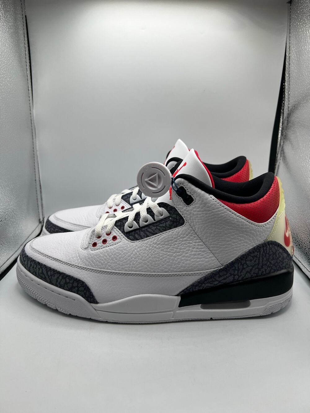 Air Jordan 3 Retro SE ‘Fire Red Denim’ size 12 men’s discolored